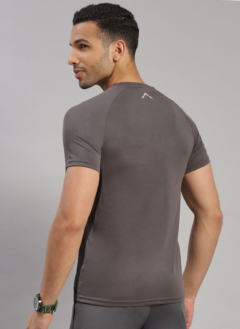 Men Grey Solid T-Shirt