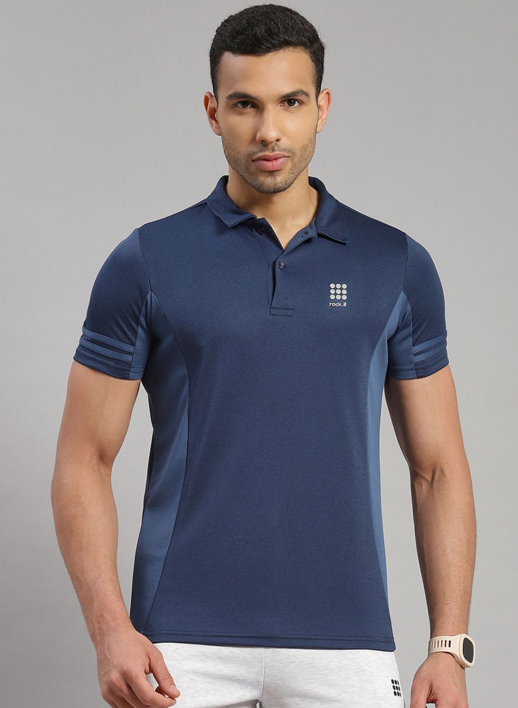 Men Blue Solid T-Shirt