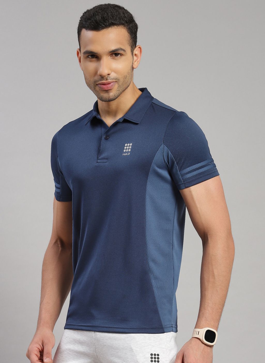 Men Blue Solid T-Shirt