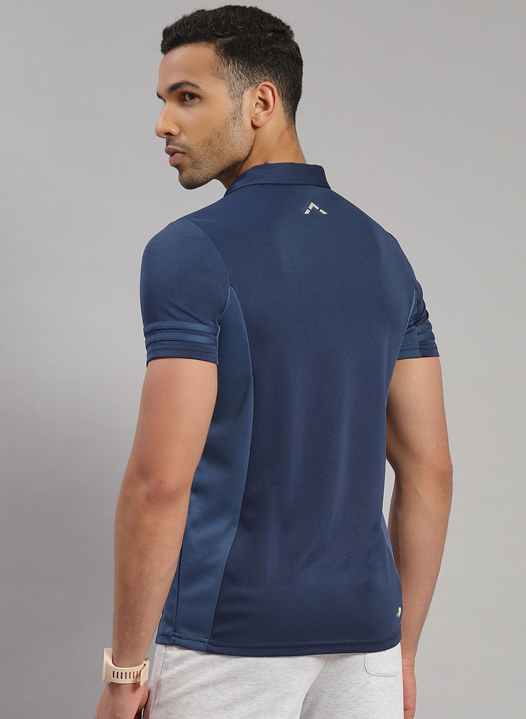 Men Blue Solid T-Shirt