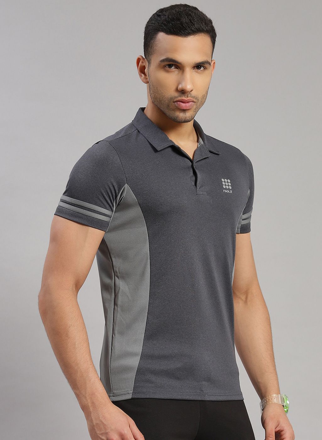 Men Grey Solid T-Shirt