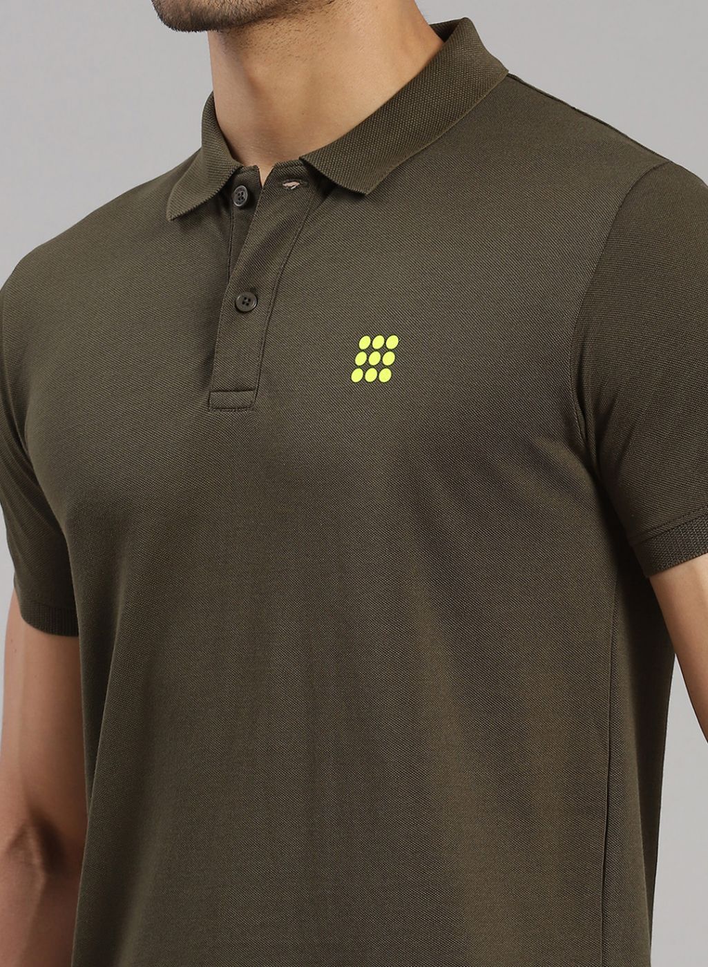 Men Olive Solid T-Shirt