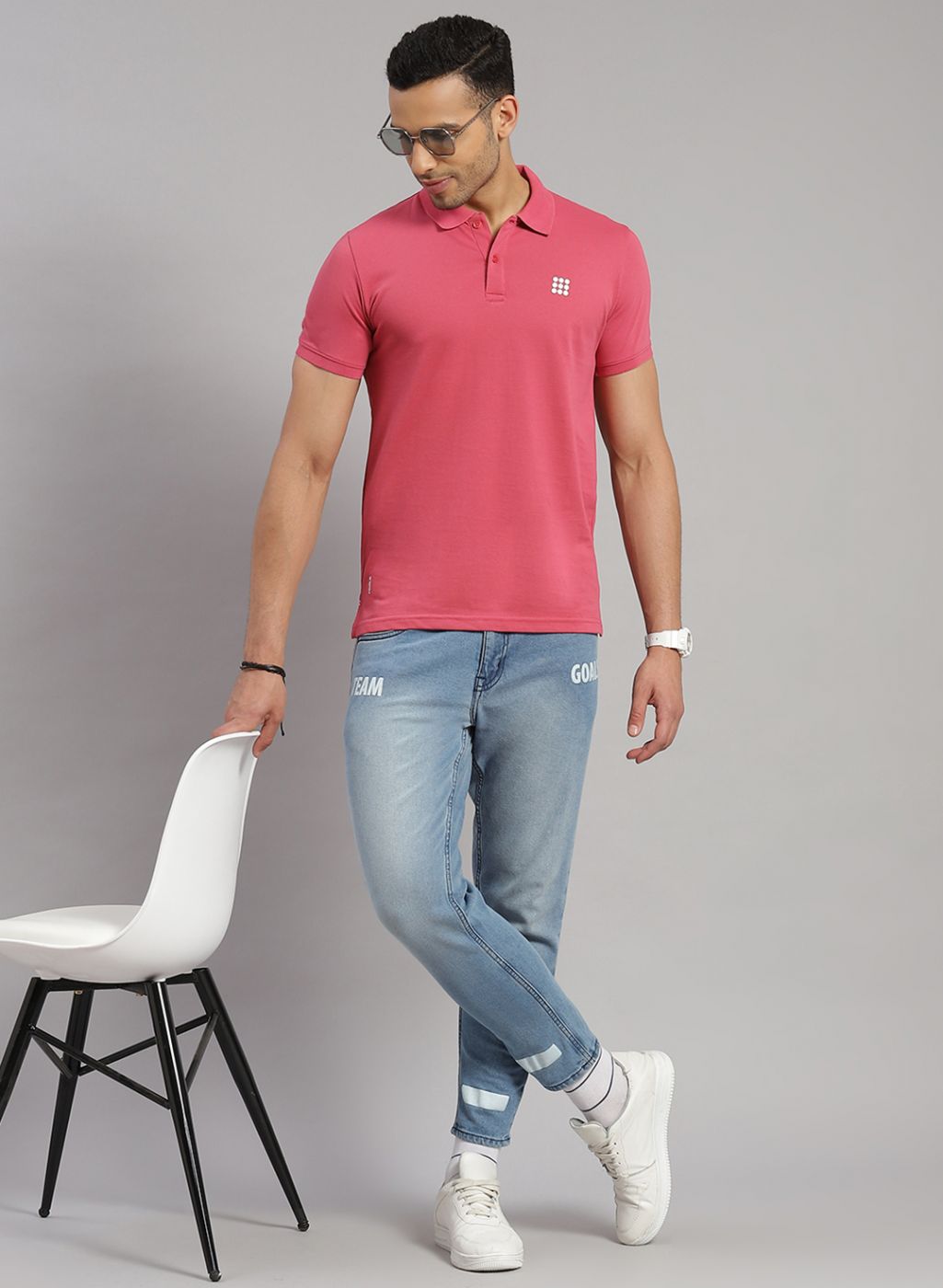 Men Pink Solid T-Shirt