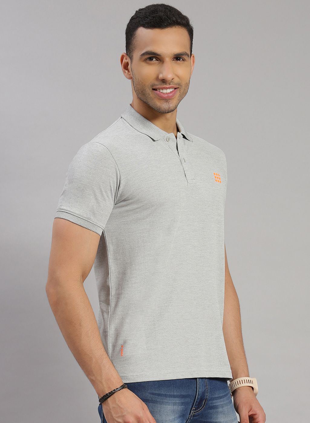 Men Grey Solid T-Shirt