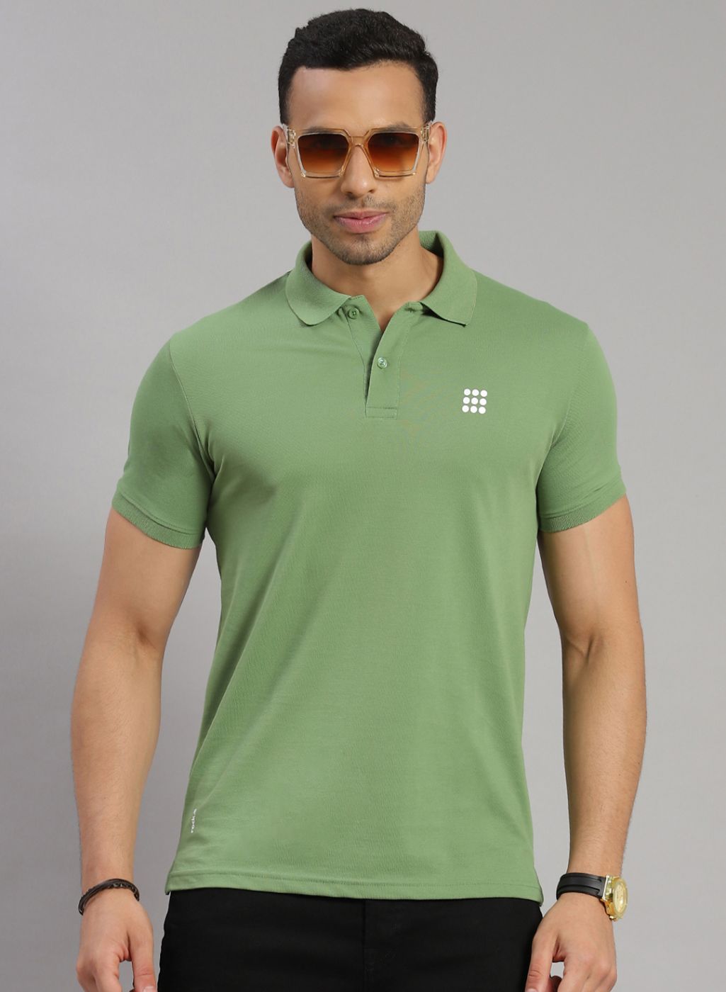 Men Green Solid T-Shirt