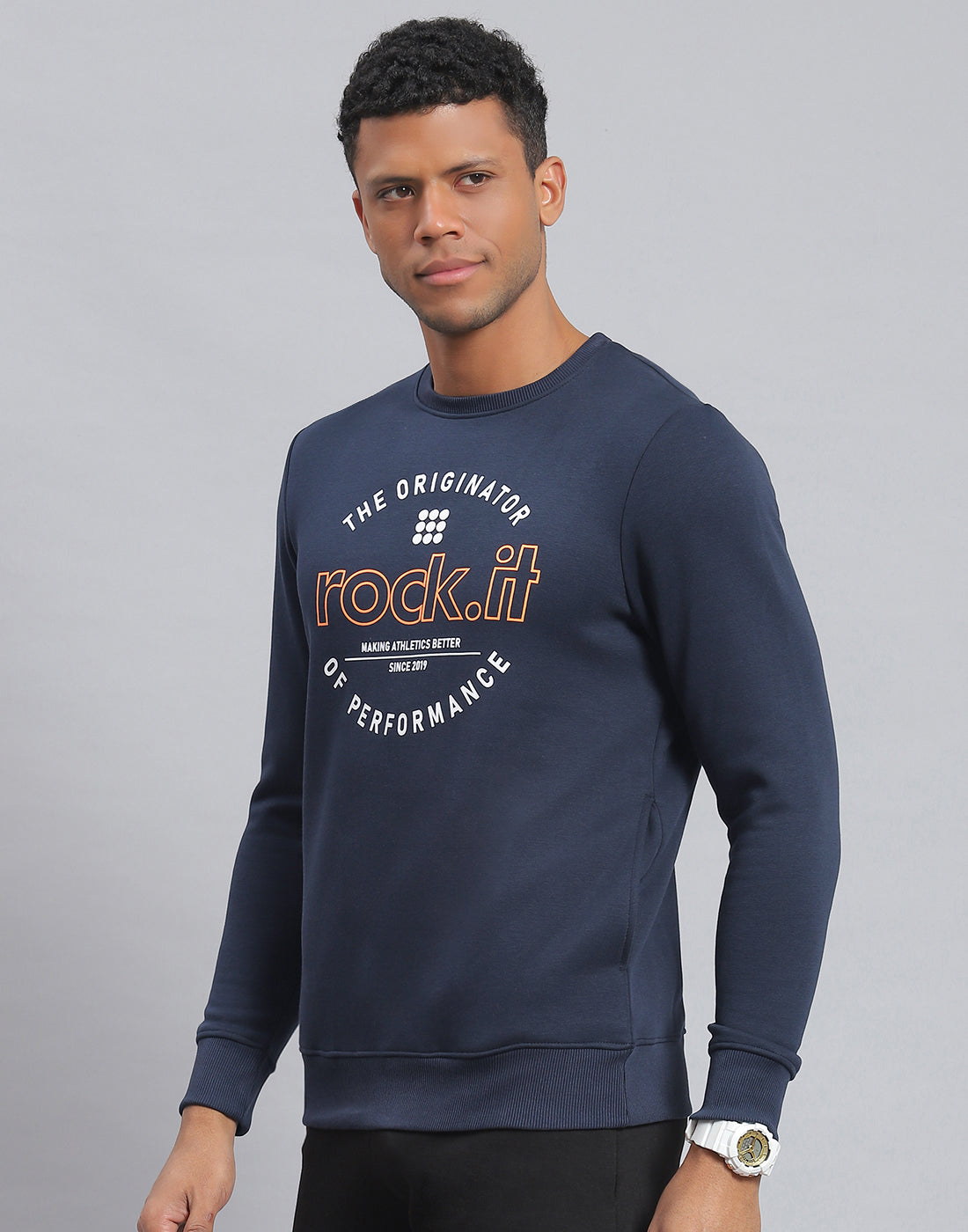 Men Navy Blue Solid Round Neck Full Sleeve Sweatshirt