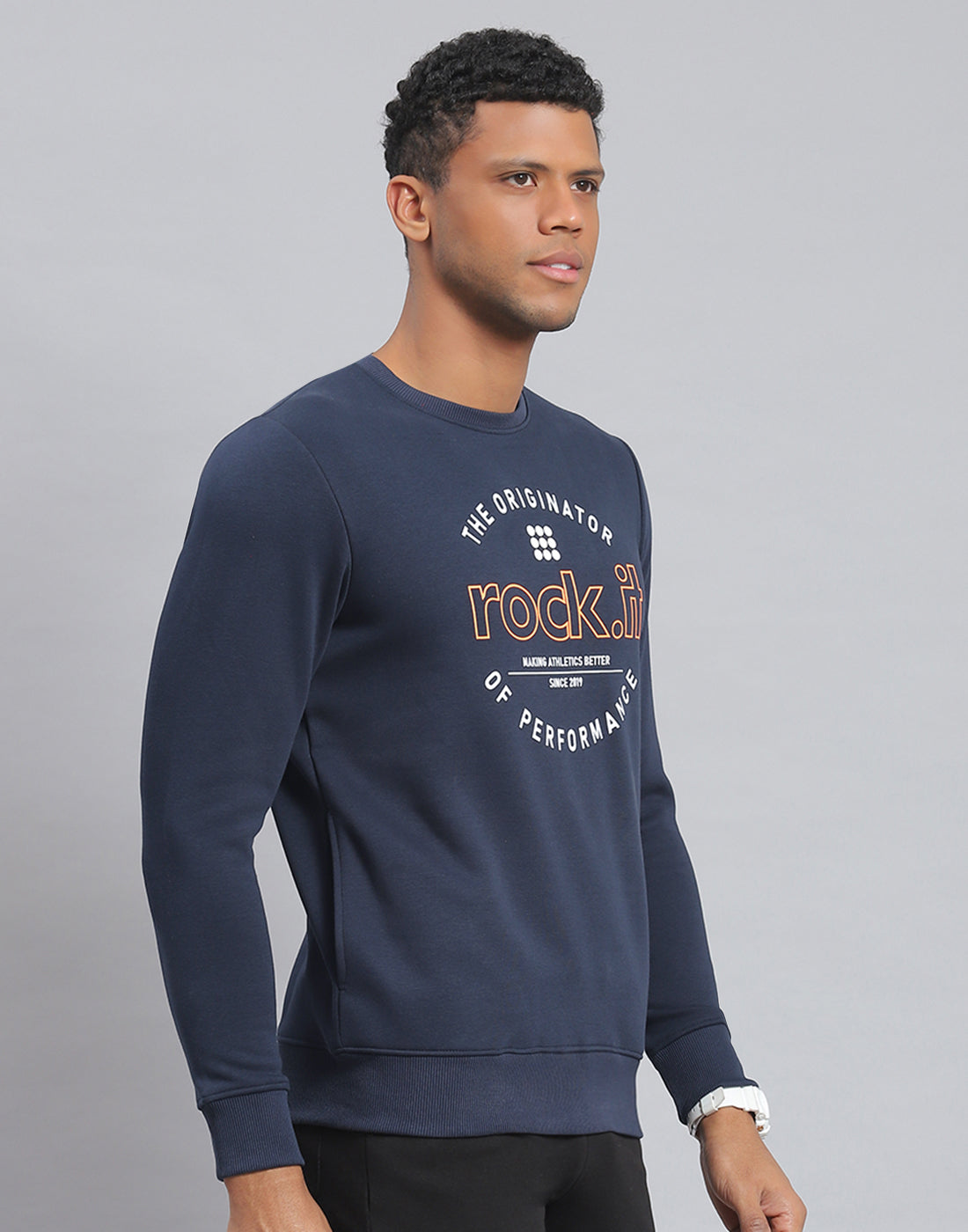 Men Navy Blue Solid Round Neck Full Sleeve Sweatshirt