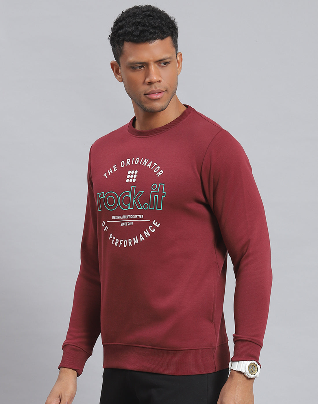 Men Maroon Solid Round Neck Full Sleeve Sweatshirt