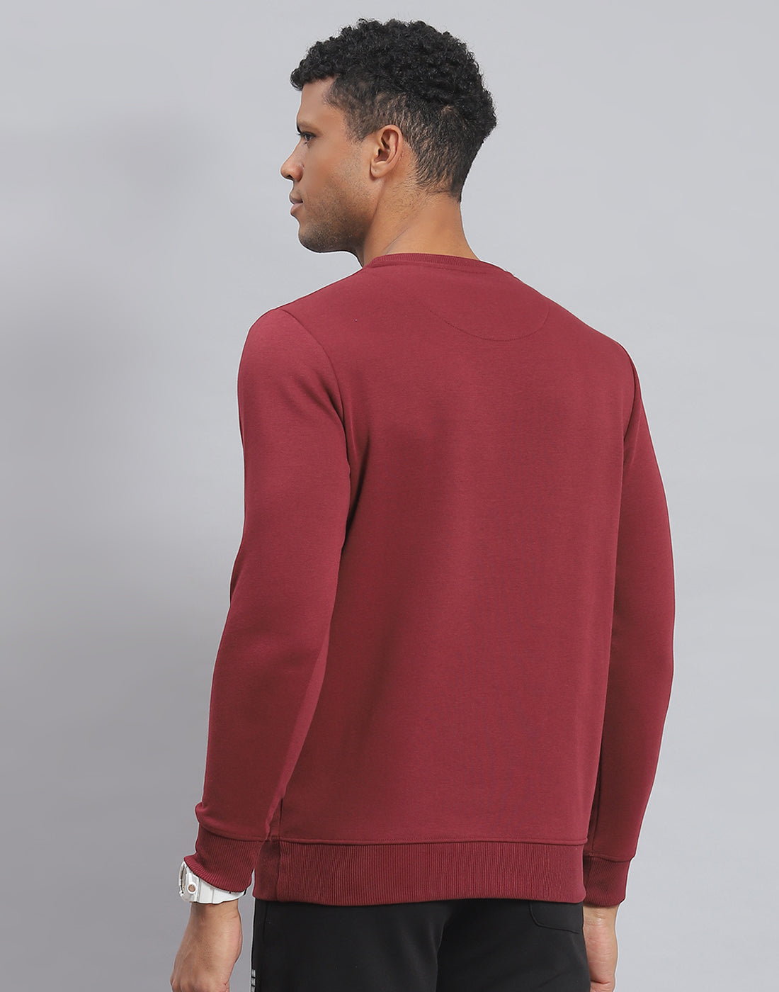 Men Maroon Solid Round Neck Full Sleeve Sweatshirt