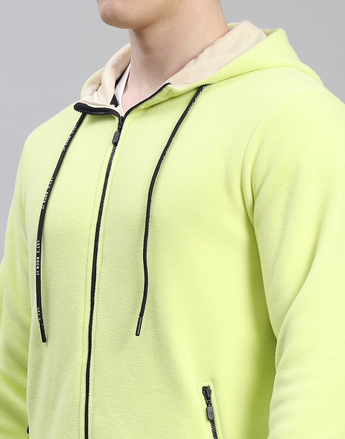 Men Green Solid Hooded Full Sleeve Sweatshirt