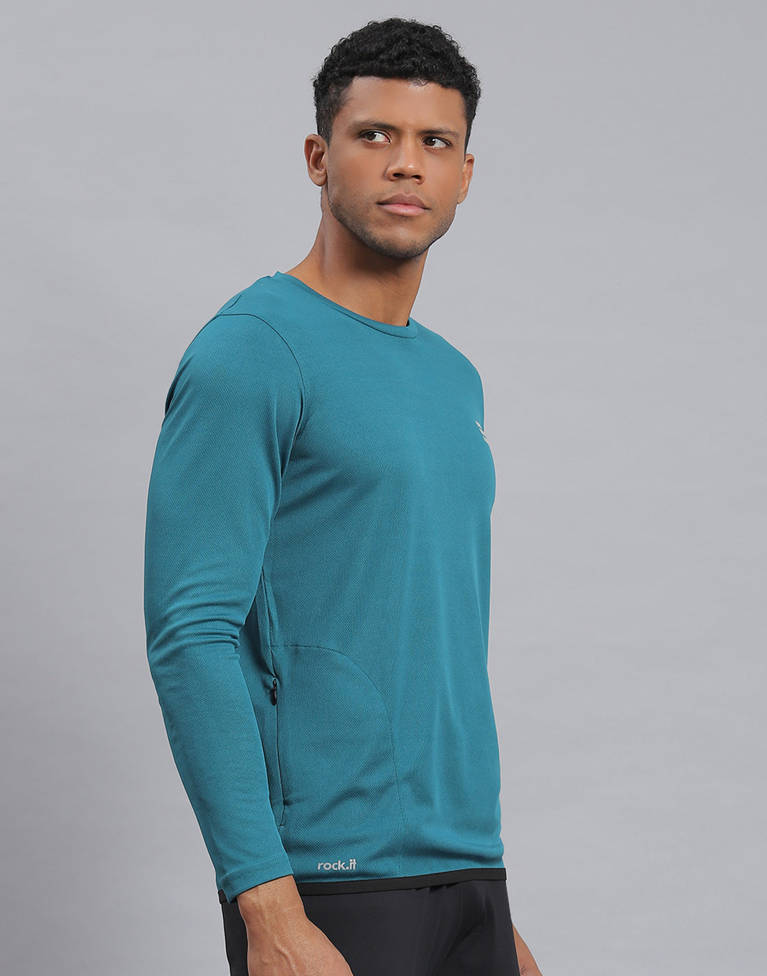 Men Teal Blue Solid Round Neck Full Sleeve Active T-Shirt