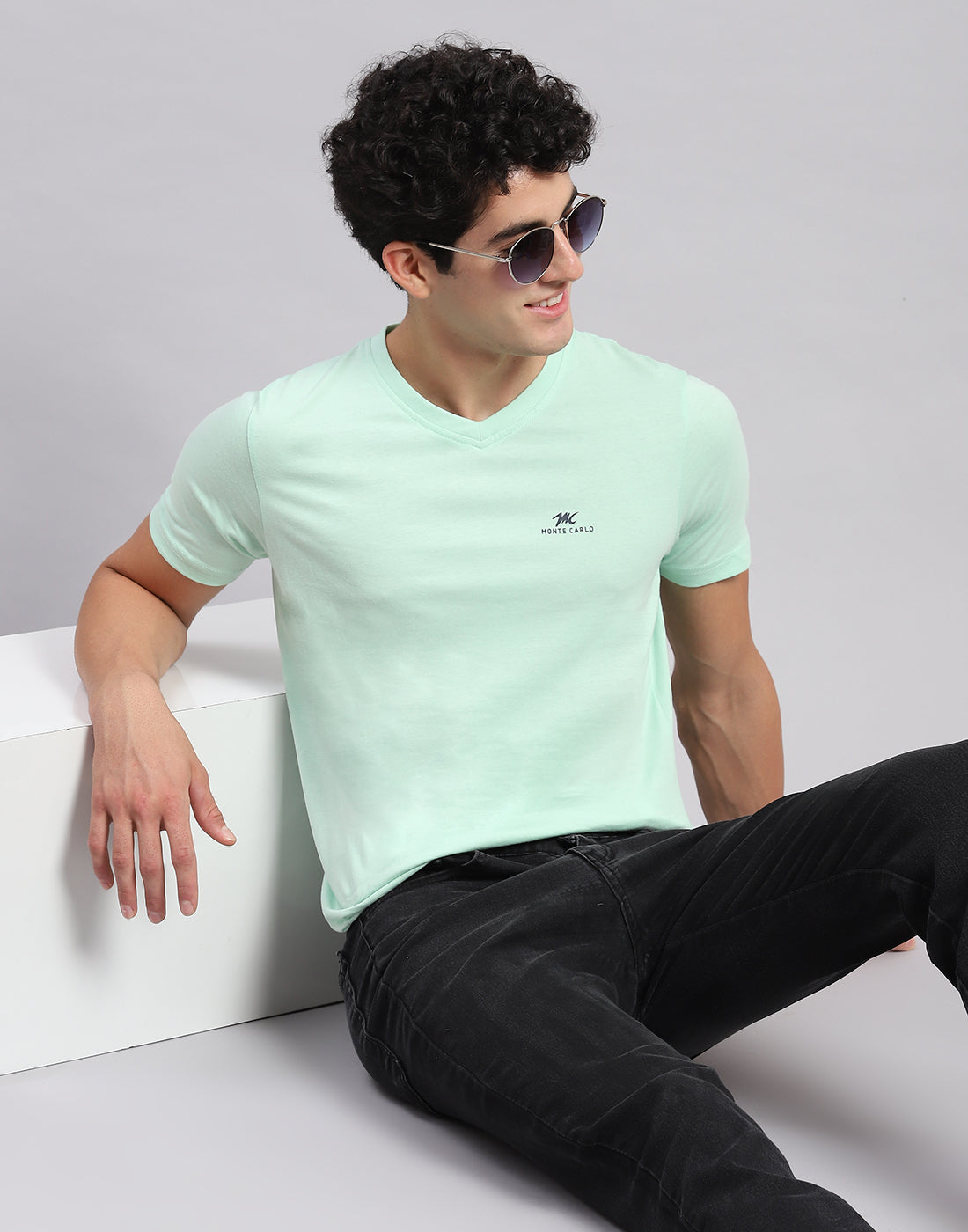 Men Multicolor Solid V Neck Half Sleeve T-Shirts