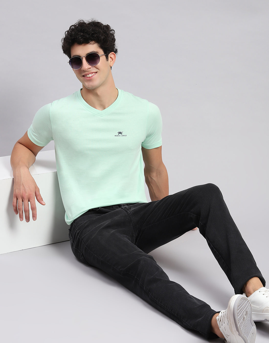 Men Multicolor Solid V Neck Half Sleeve T-Shirts