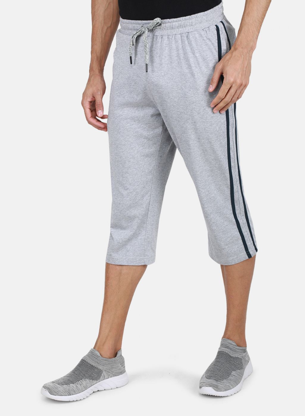 Men Grey Solid Capri