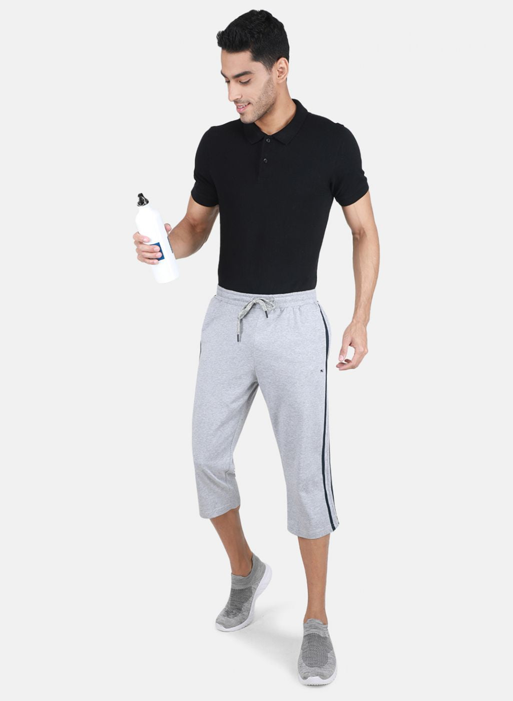 Men Grey Solid Capri