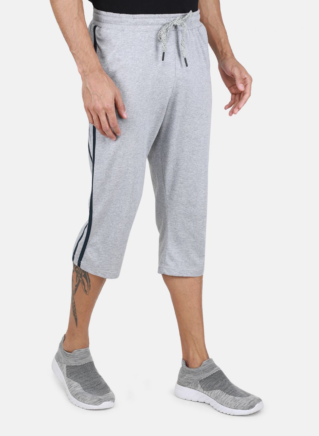 Men Grey Solid Capri