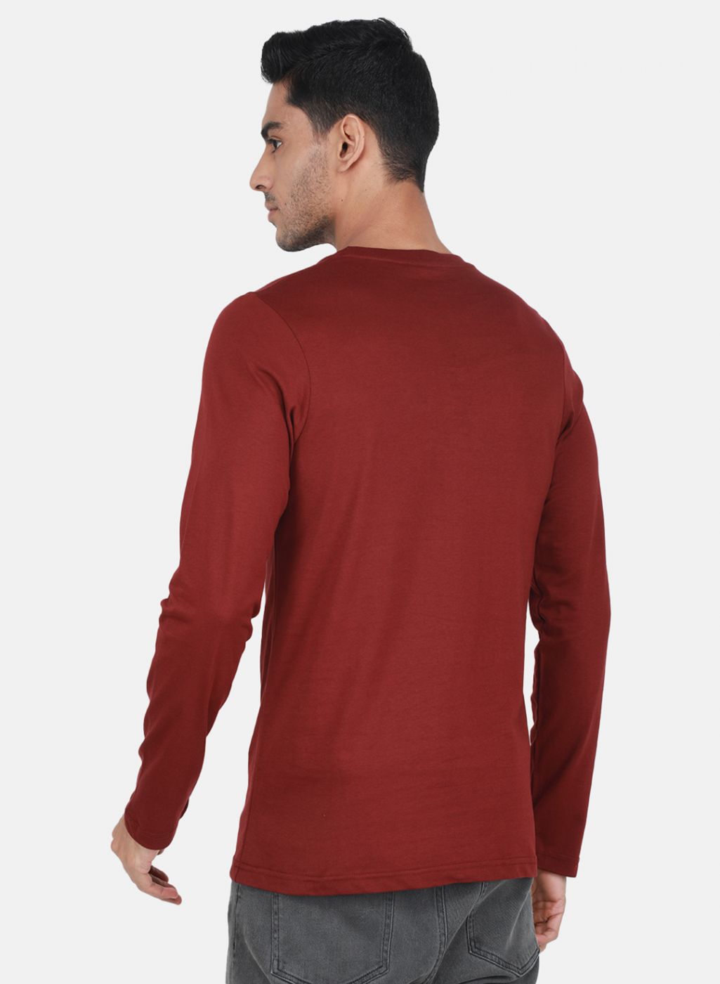 Men Maroon & Black Solid T-Shirt