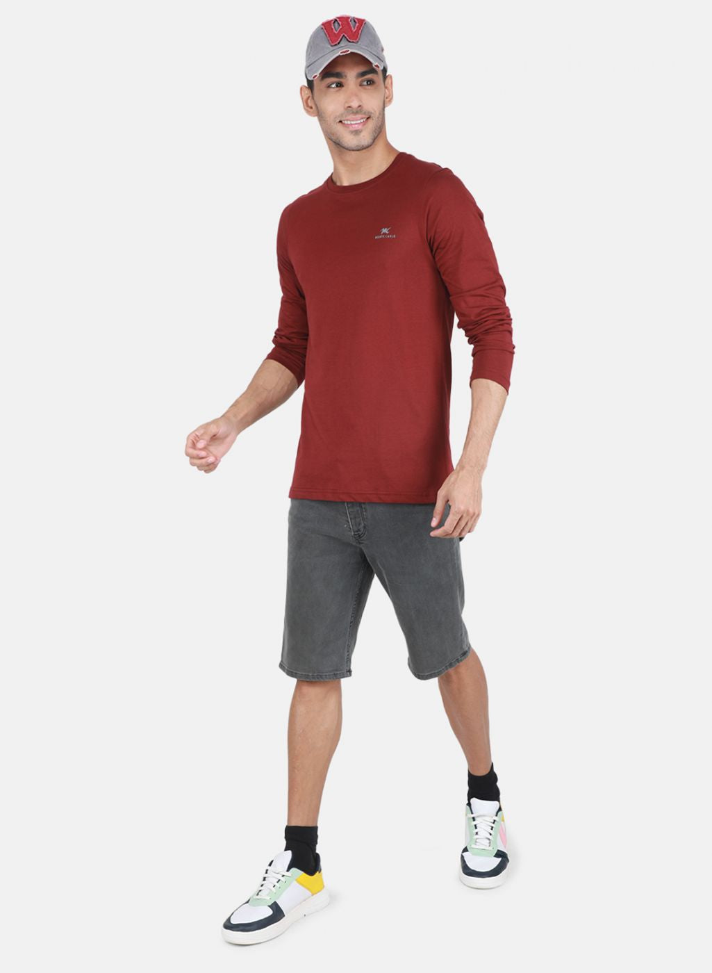 Men Maroon & Black Solid T-Shirt