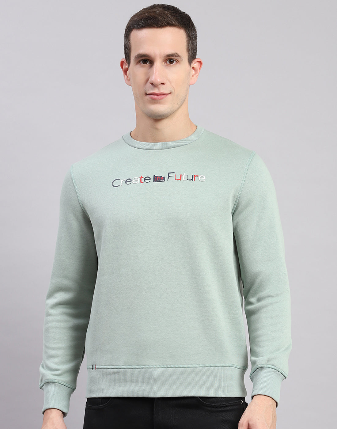 Men Green Solid Round Neck Full Sleeve Sweatshirts