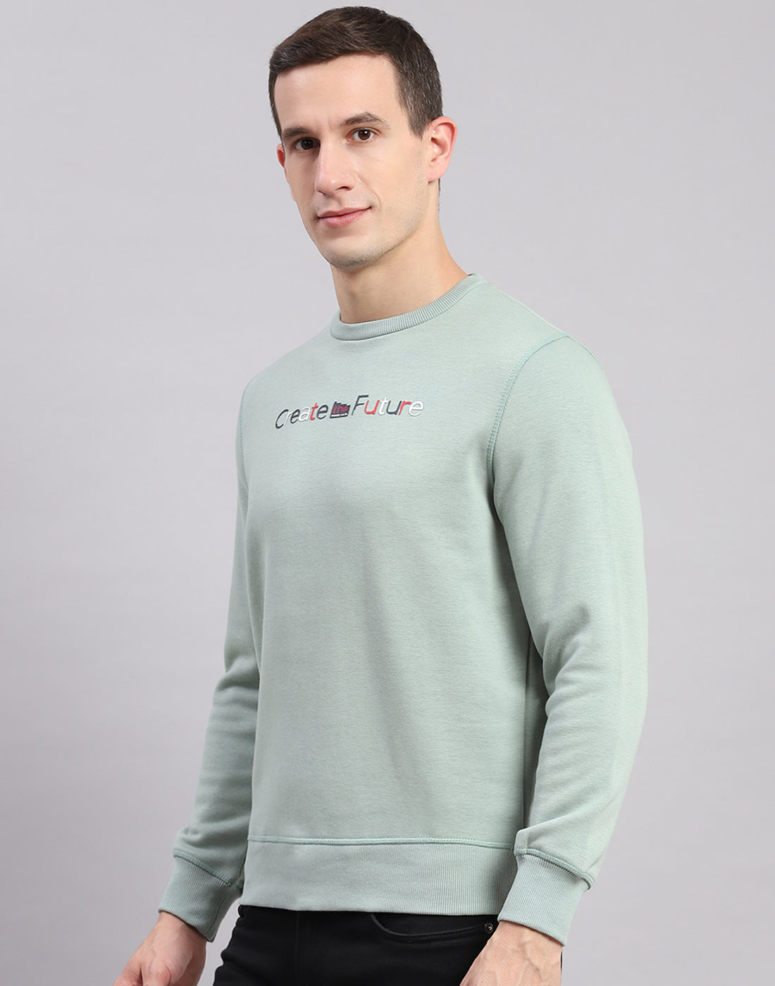 Men Green Solid Round Neck Full Sleeve Sweatshirts