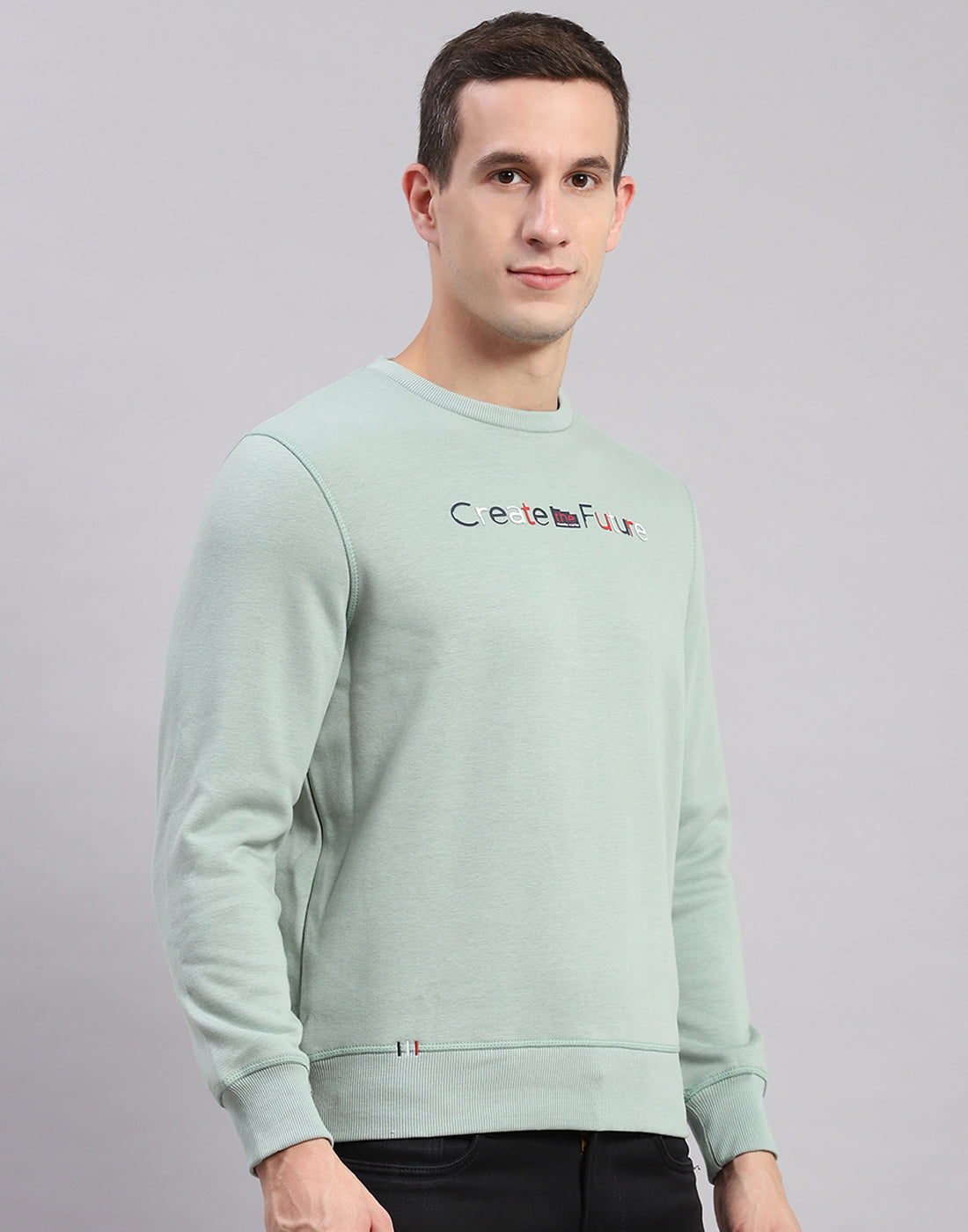 Men Green Solid Round Neck Full Sleeve Sweatshirts