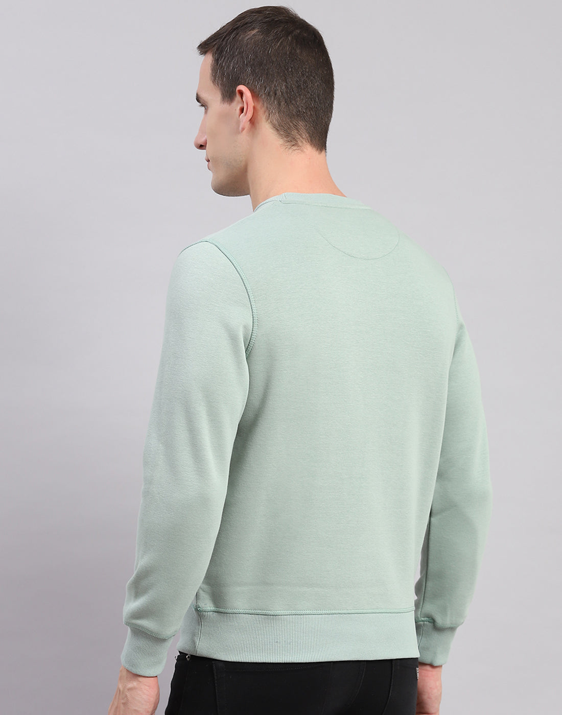 Men Green Solid Round Neck Full Sleeve Sweatshirts