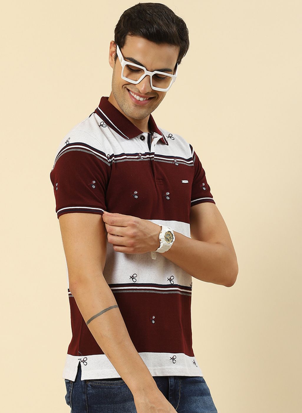 Men Maroon Jaquard T-Shirt