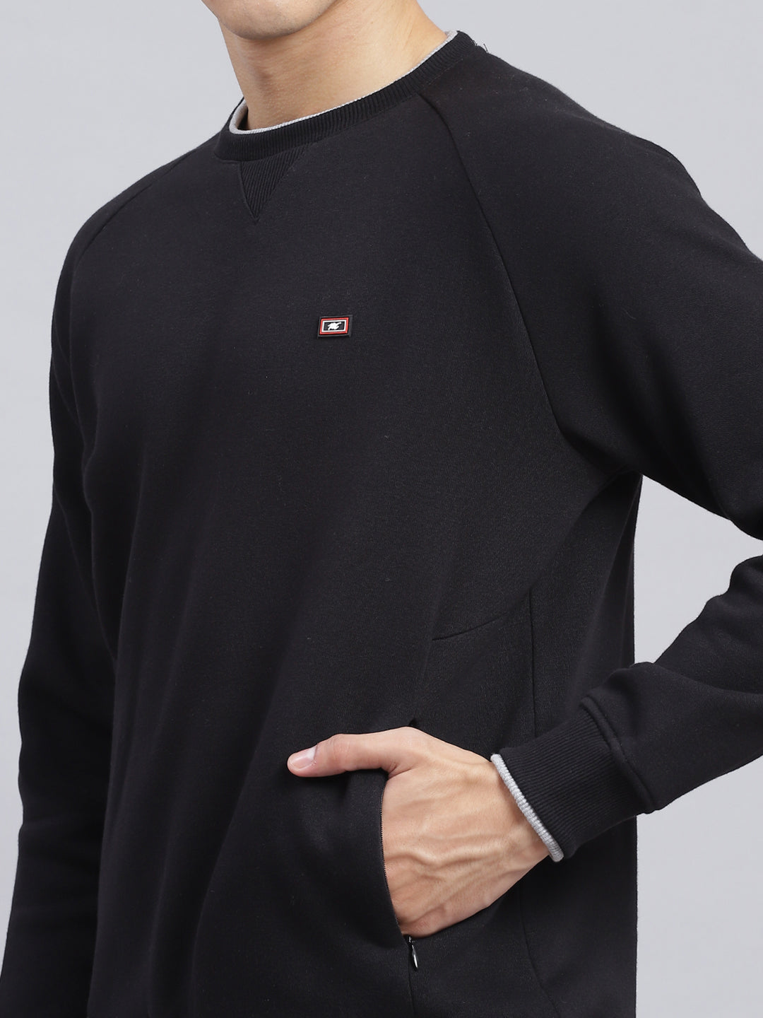 Men Black Solid Cotton Blend Sweatshirt