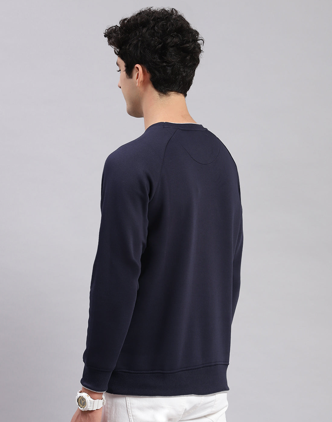 Men Navy Blue Solid Round Neck Full Sleeve Sweatshirts