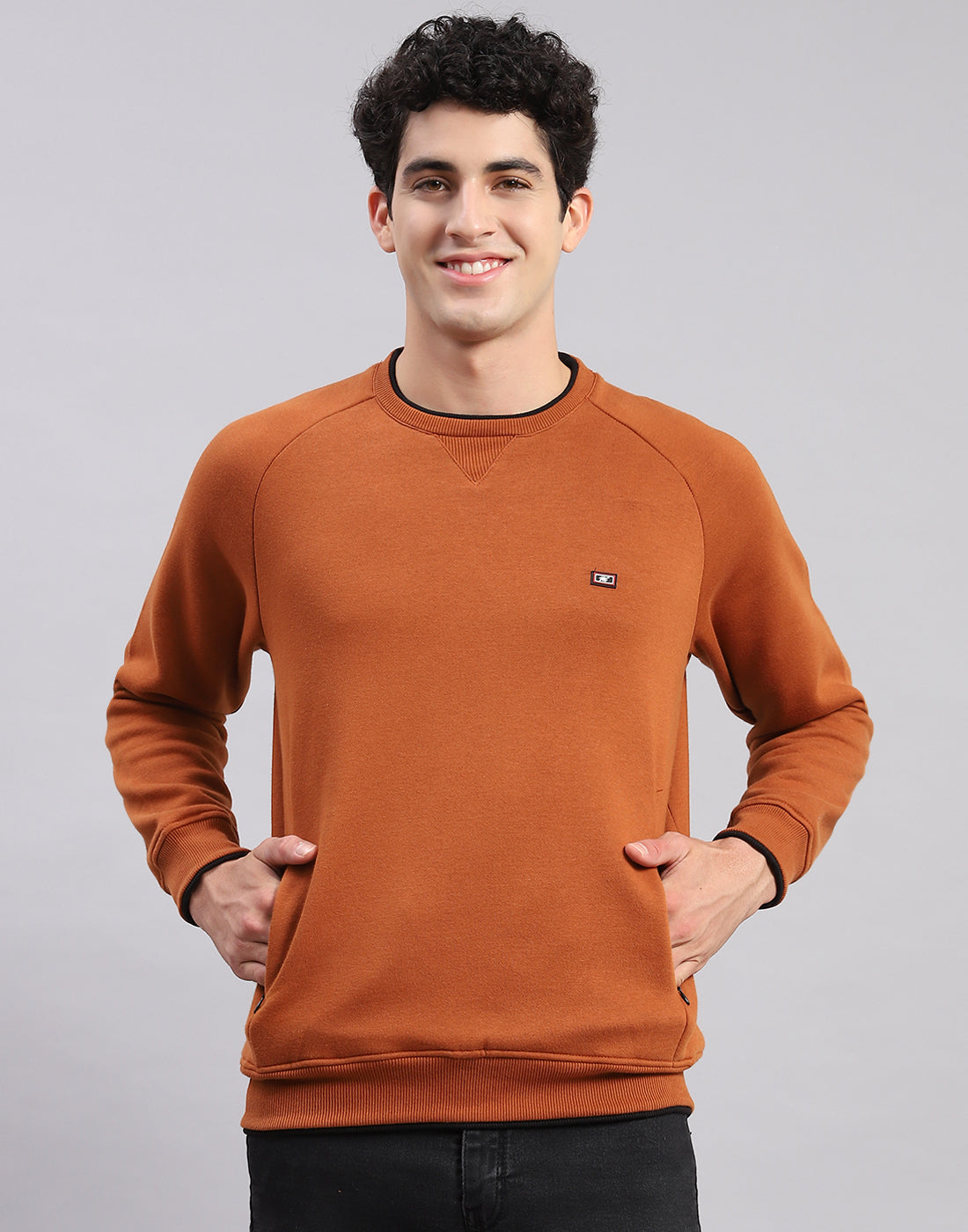 Men Brown Solid Round Neck Full Sleeve Sweatshirts