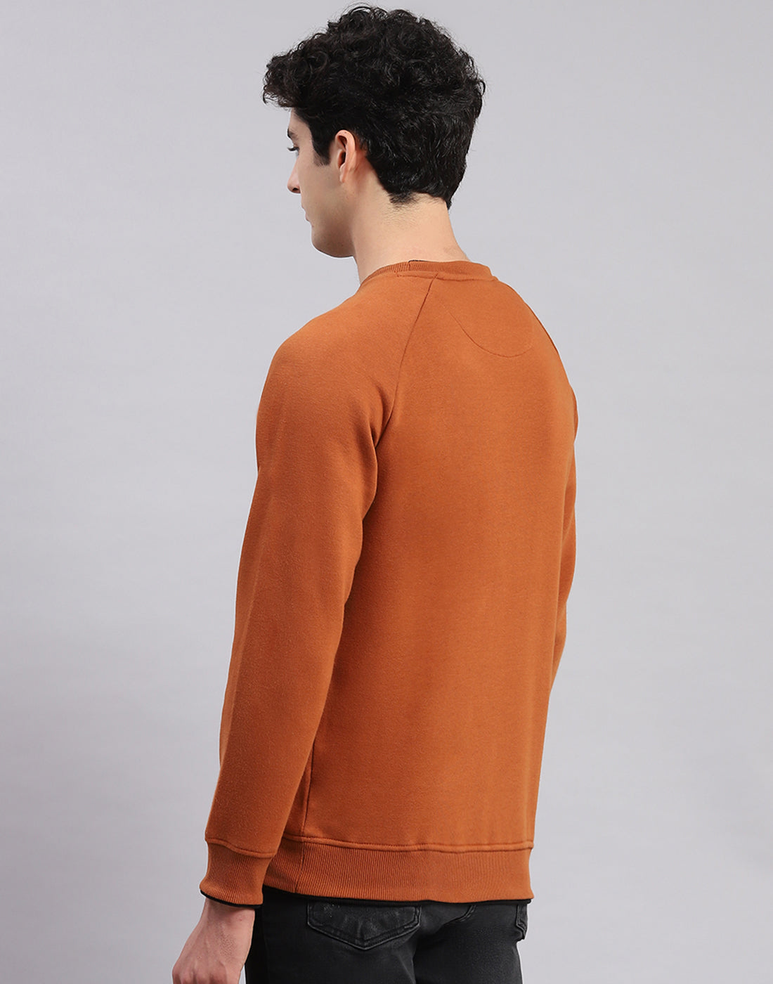 Men Brown Solid Round Neck Full Sleeve Sweatshirts