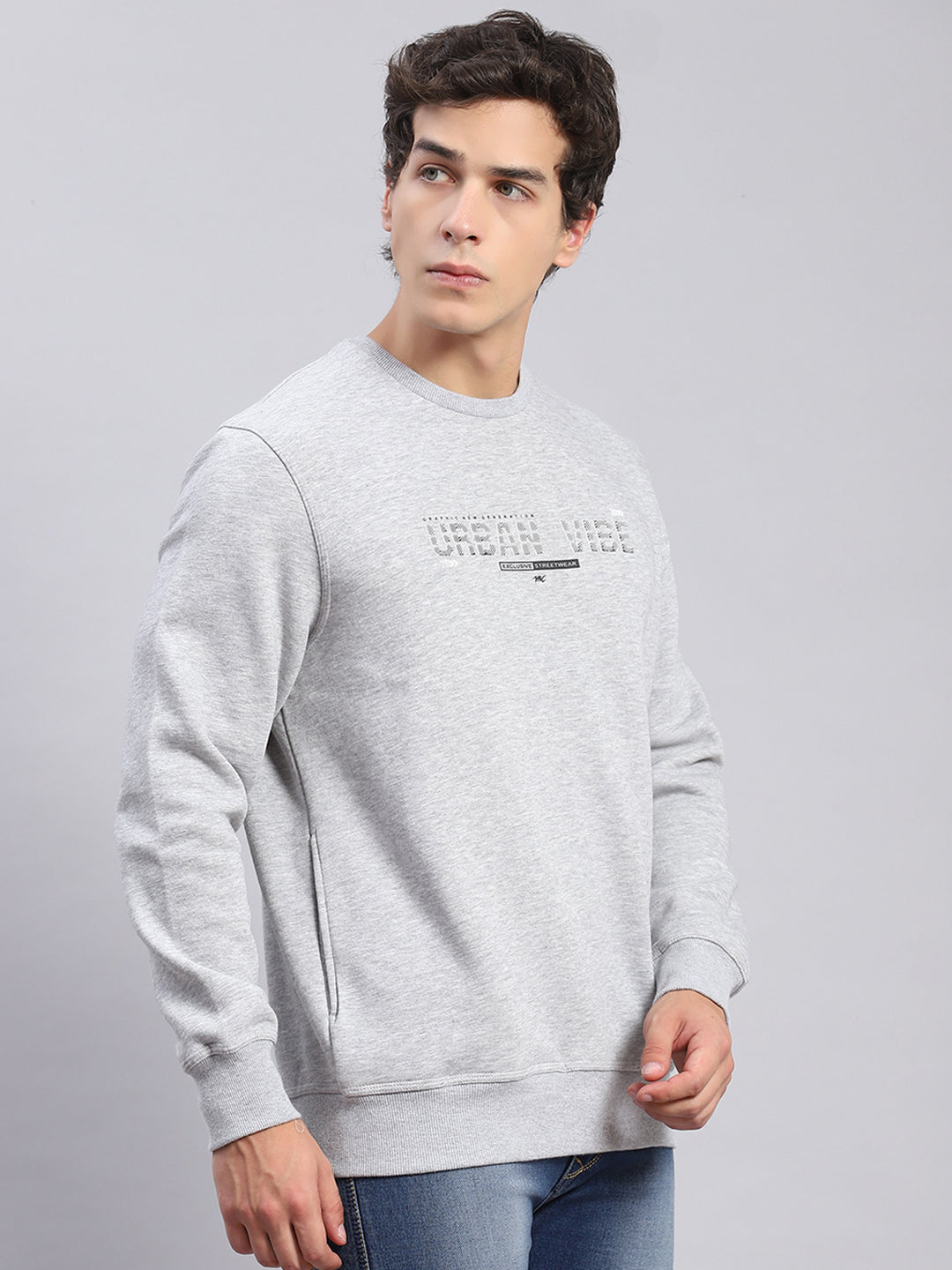 Men Grey Solid Round Neck Full Sleeve Sweatshirts