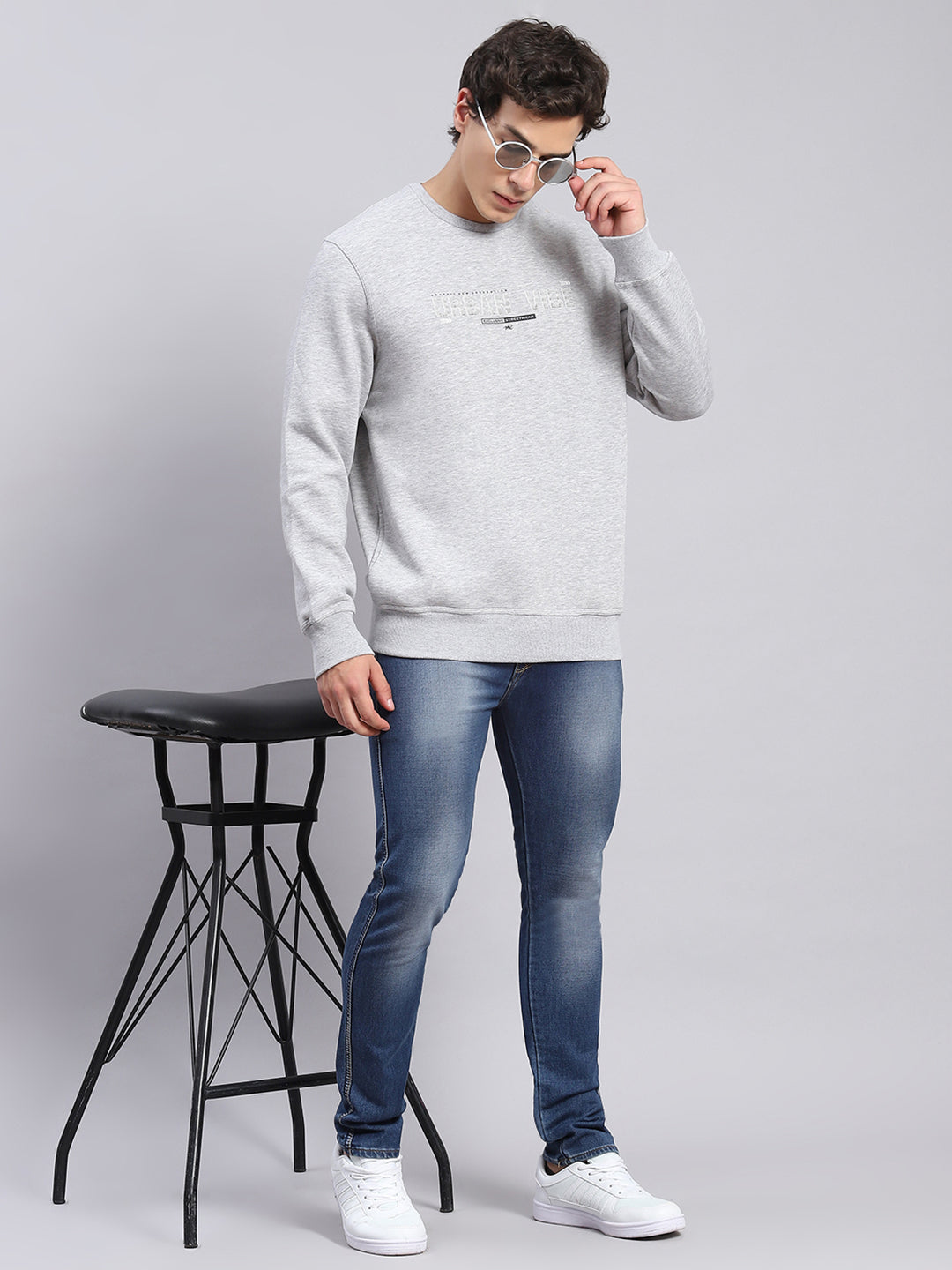 Men Grey Solid Round Neck Full Sleeve Sweatshirts