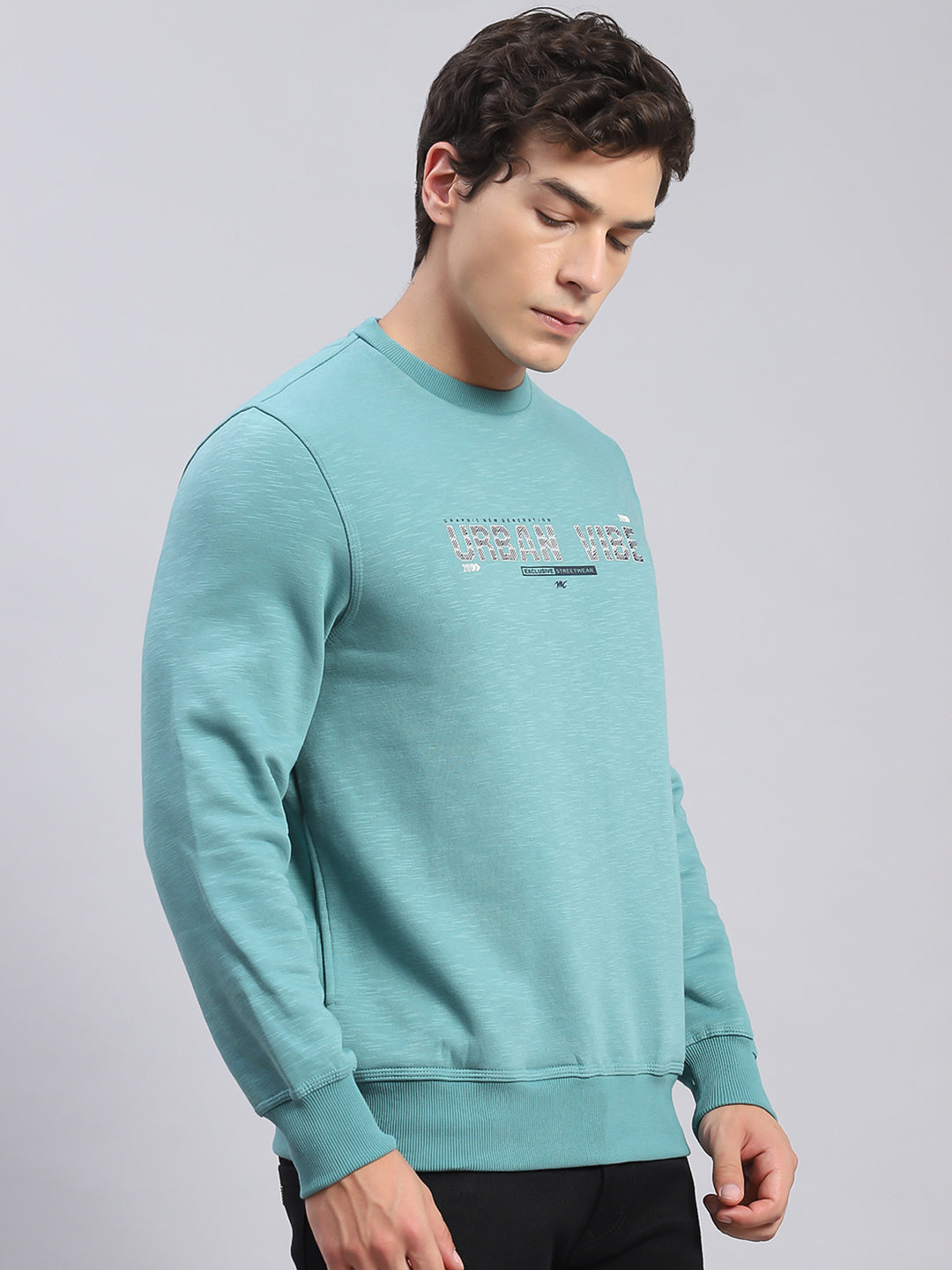 Men Aqua Blue Solid Round Neck Full Sleeve Sweatshirts