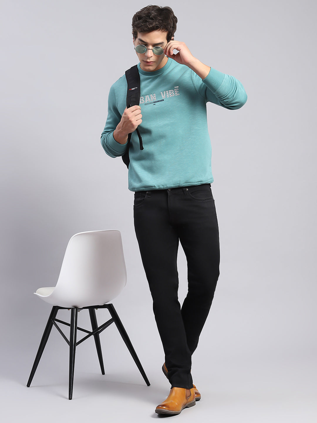 Men Aqua Blue Solid Round Neck Full Sleeve Sweatshirts