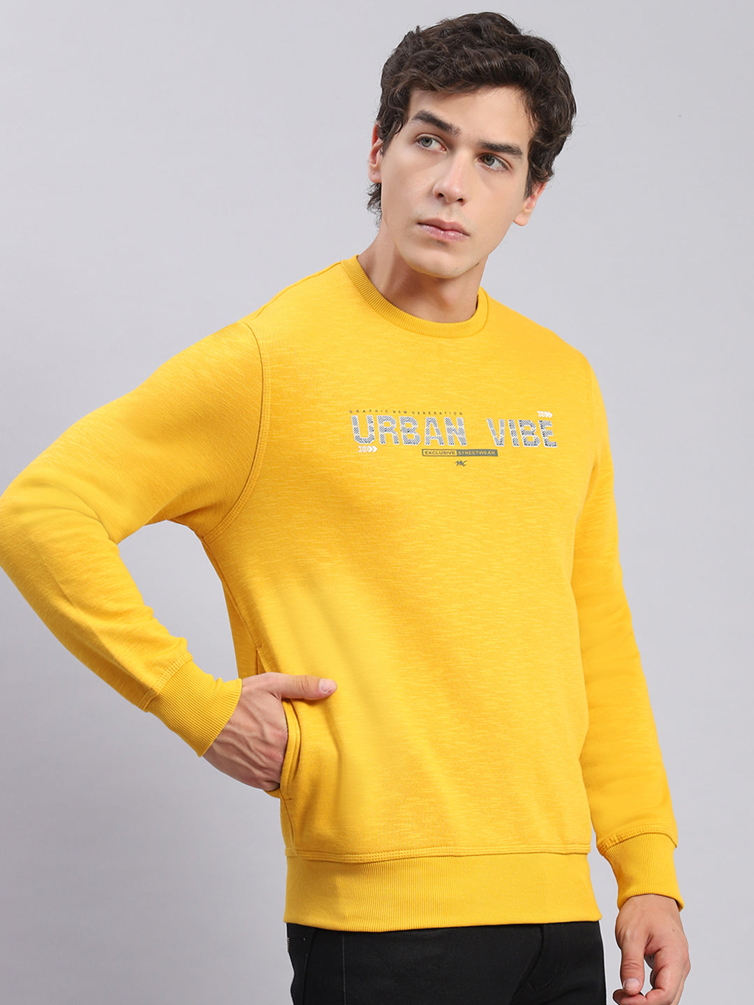 Men Yellow Solid Round Neck Full Sleeve Sweatshirts