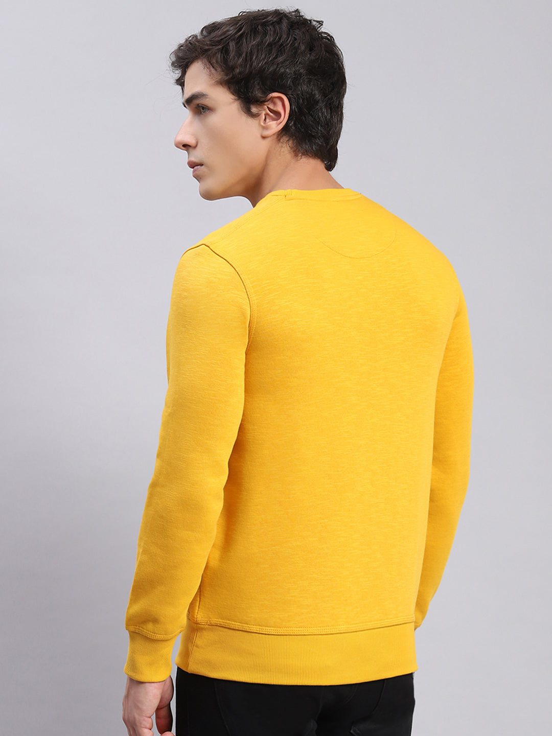 Men Yellow Solid Round Neck Full Sleeve Sweatshirts