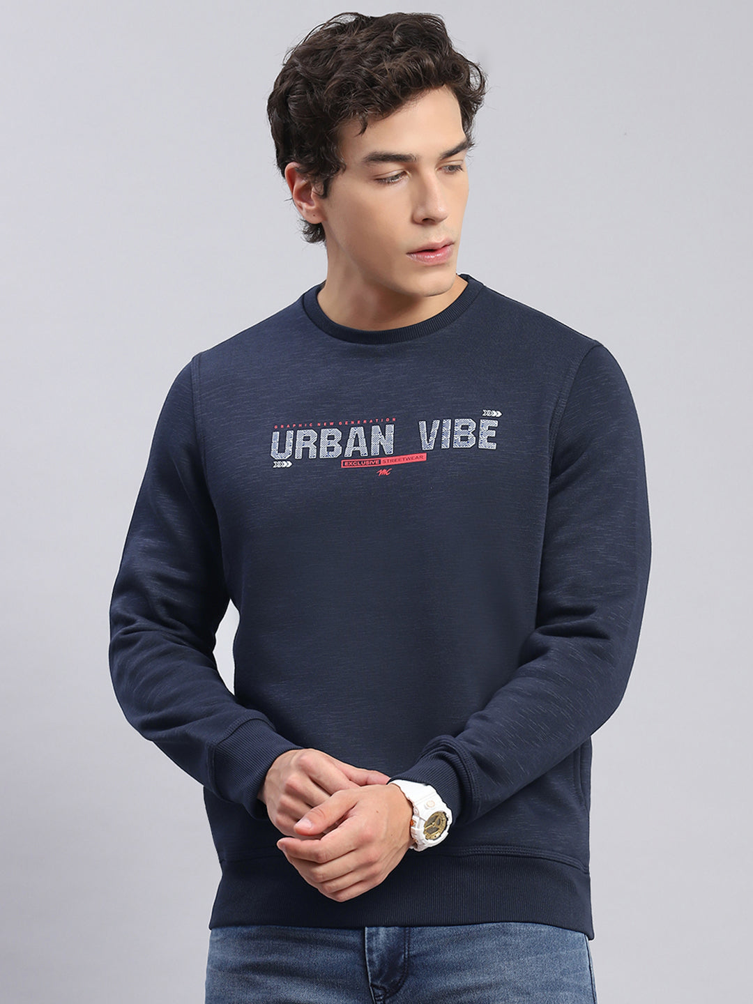 Men Navy Blue Solid Round Neck Full Sleeve Sweatshirts