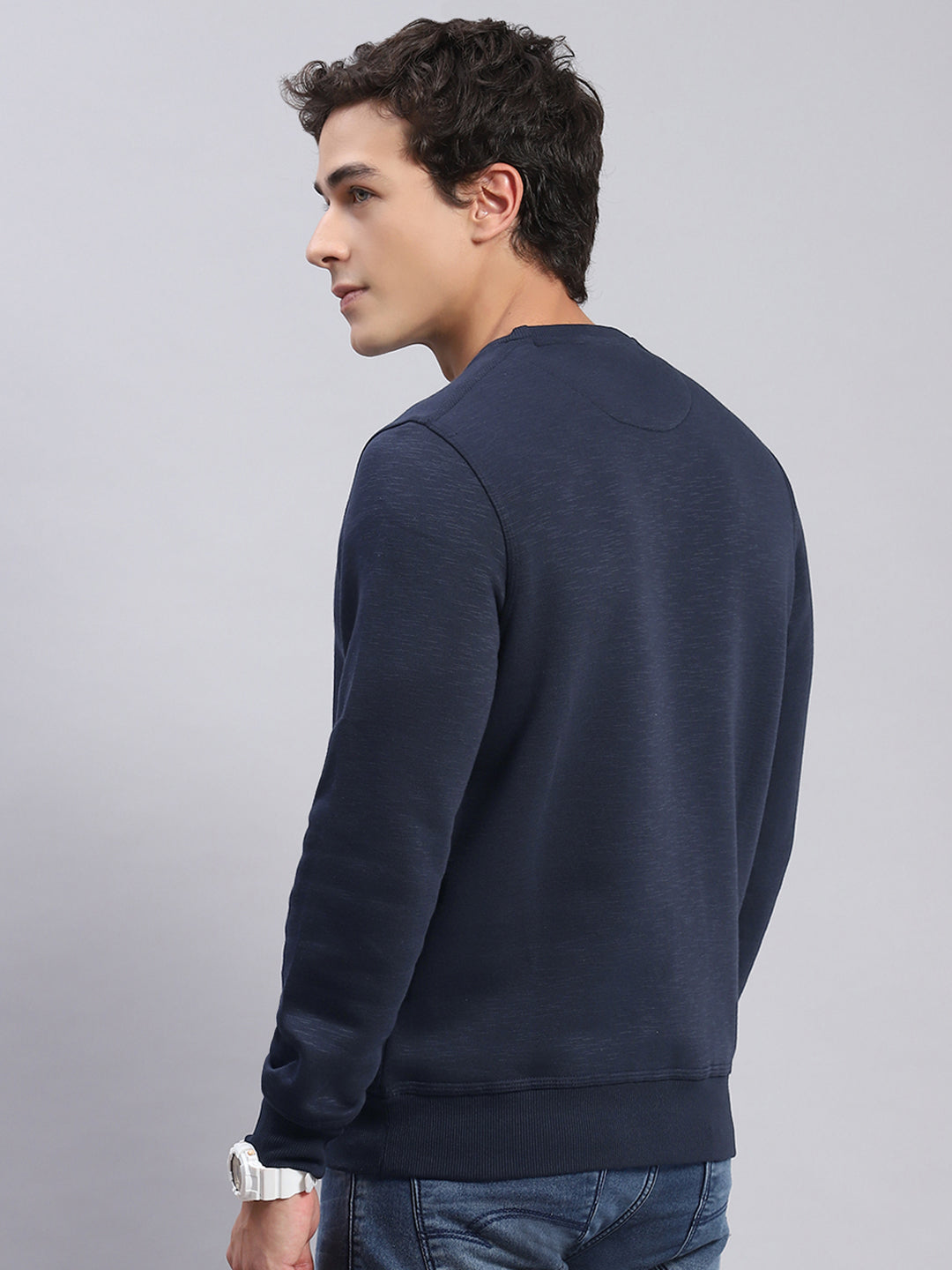 Men Navy Blue Solid Round Neck Full Sleeve Sweatshirts