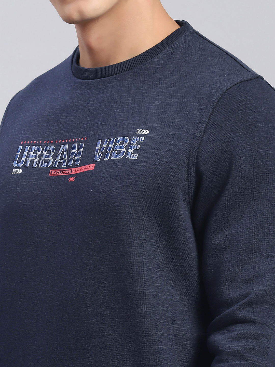 Men Navy Blue Solid Round Neck Full Sleeve Sweatshirts