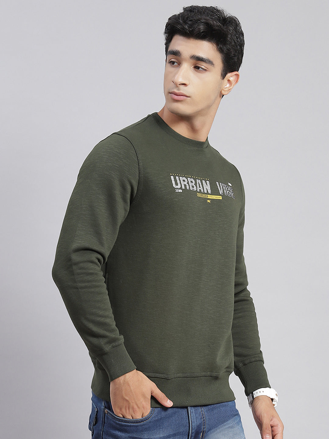 Men Olive Solid Round Neck Full Sleeve Sweatshirts