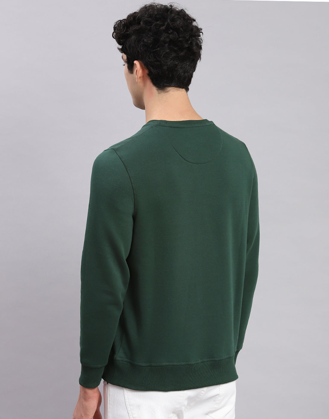 Men Green Solid Round Neck Full Sleeve Sweatshirts