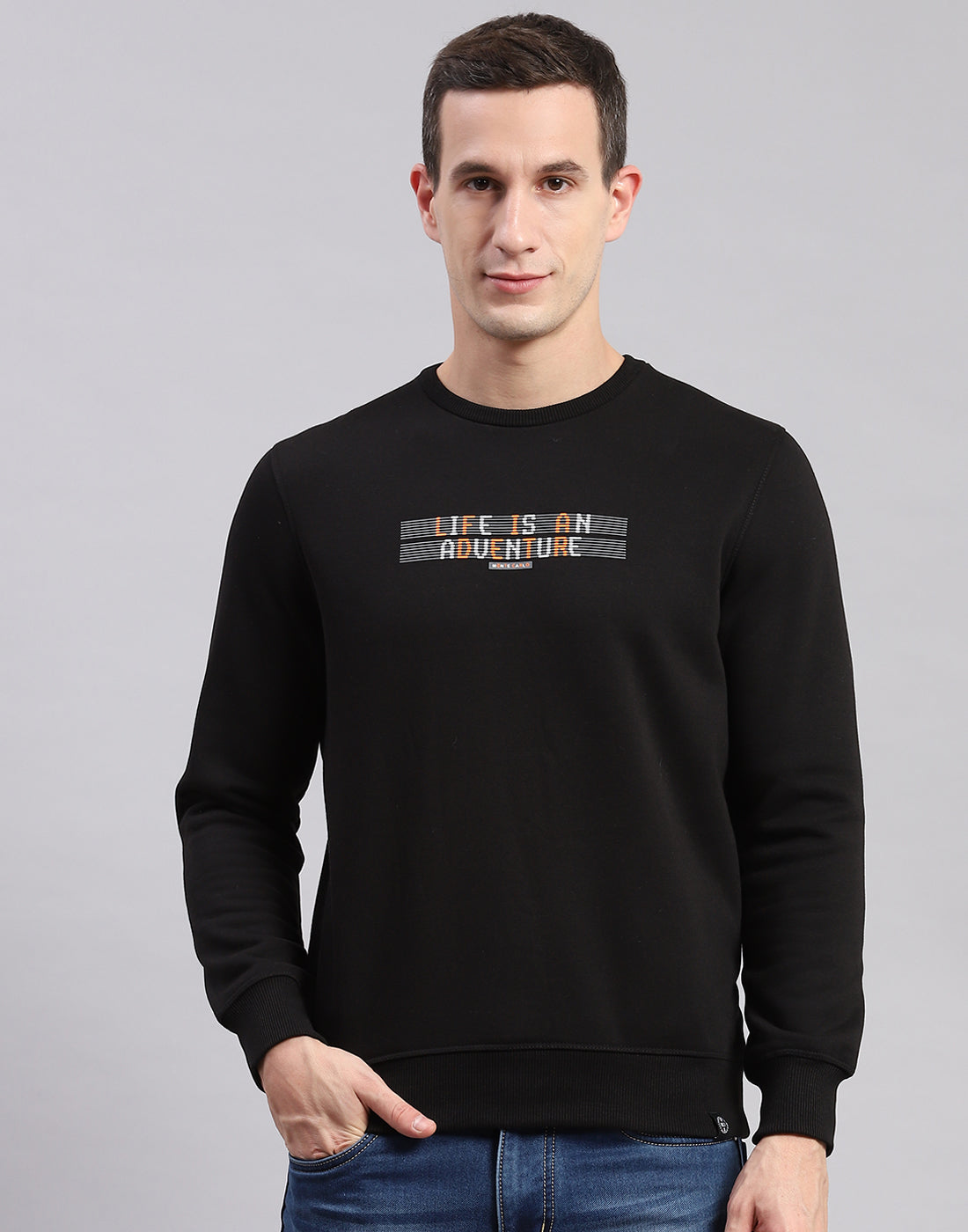 Men Black Solid Round Neck Full Sleeve Sweatshirts