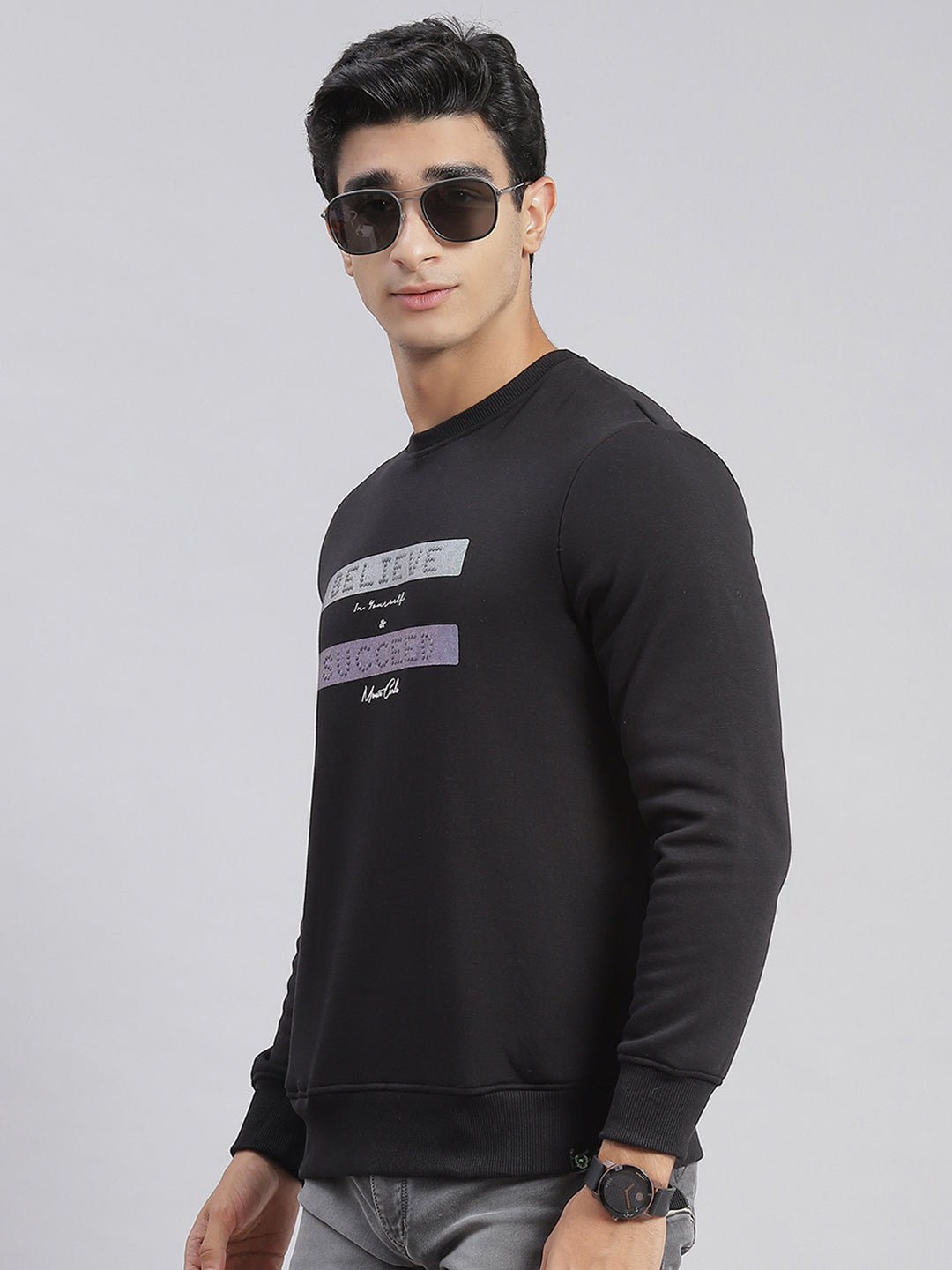 Men Black Solid Round Neck Full Sleeve Sweatshirts