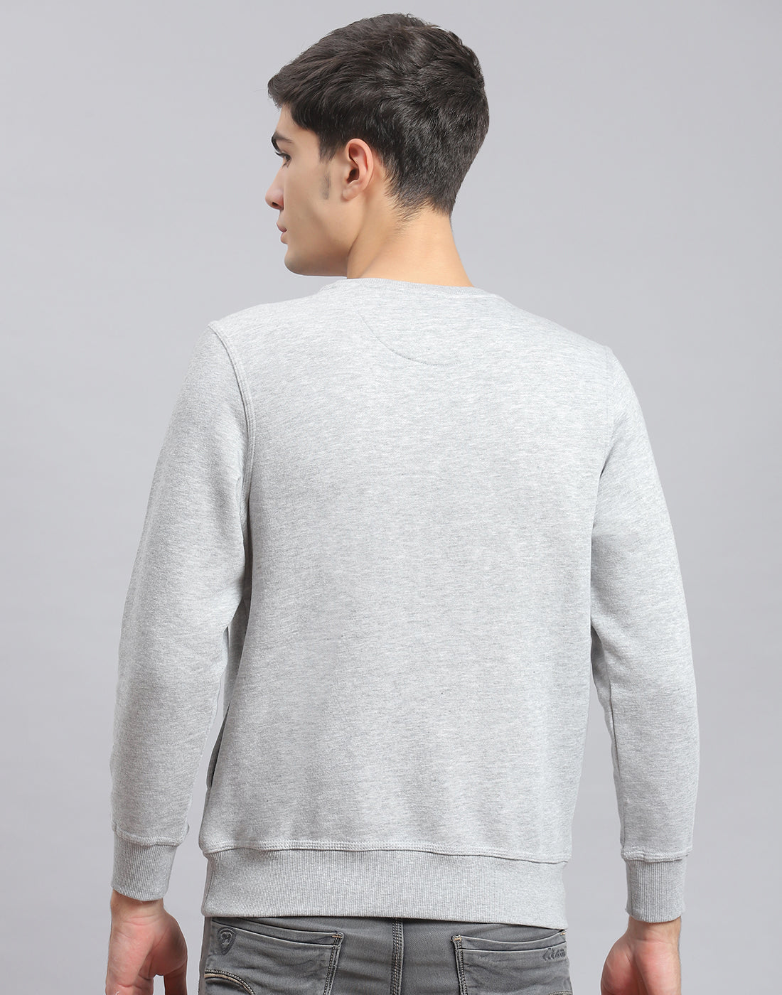 Men Grey Solid Round Neck Full Sleeve Sweatshirt