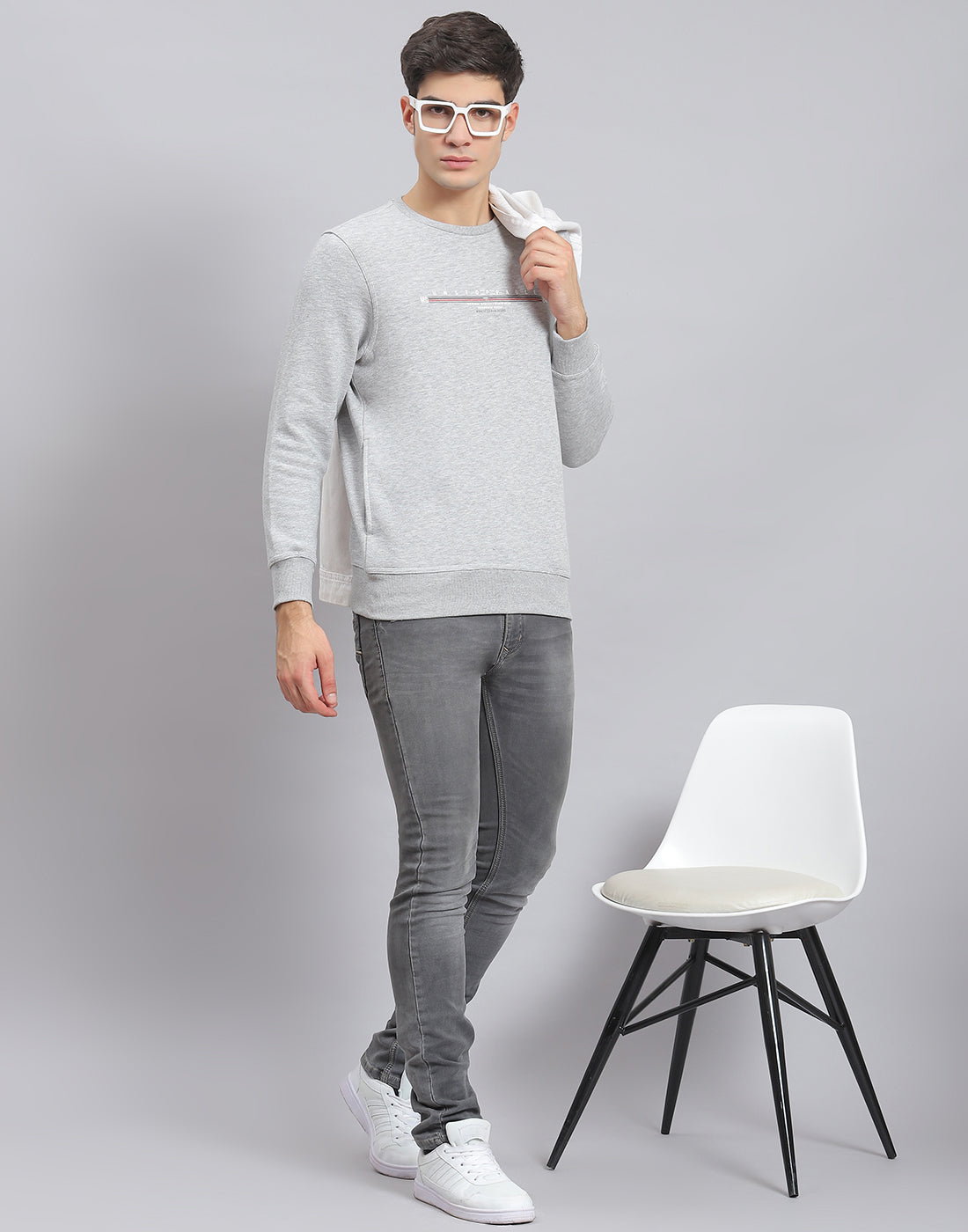 Men Grey Solid Round Neck Full Sleeve Sweatshirt