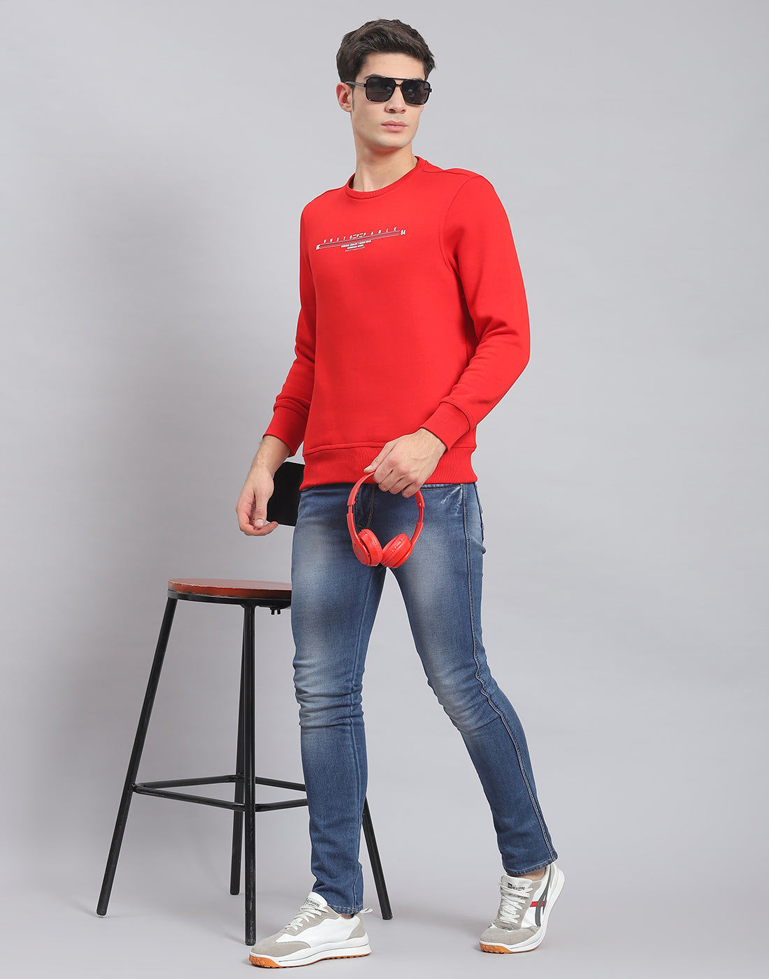 Men Red Solid Round Neck Full Sleeve Sweatshirt