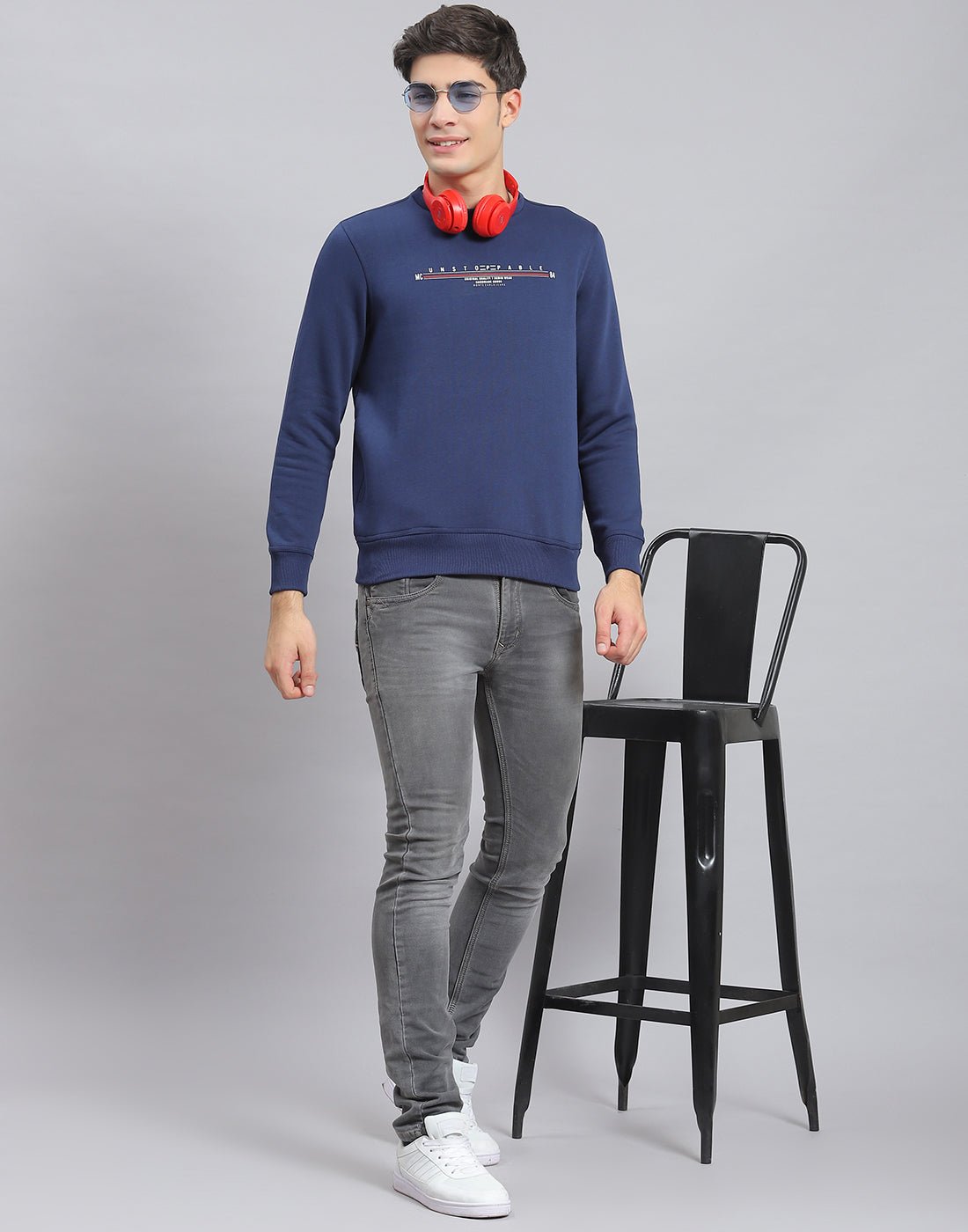 Men Navy Blue Solid Round Neck Full Sleeve Sweatshirt