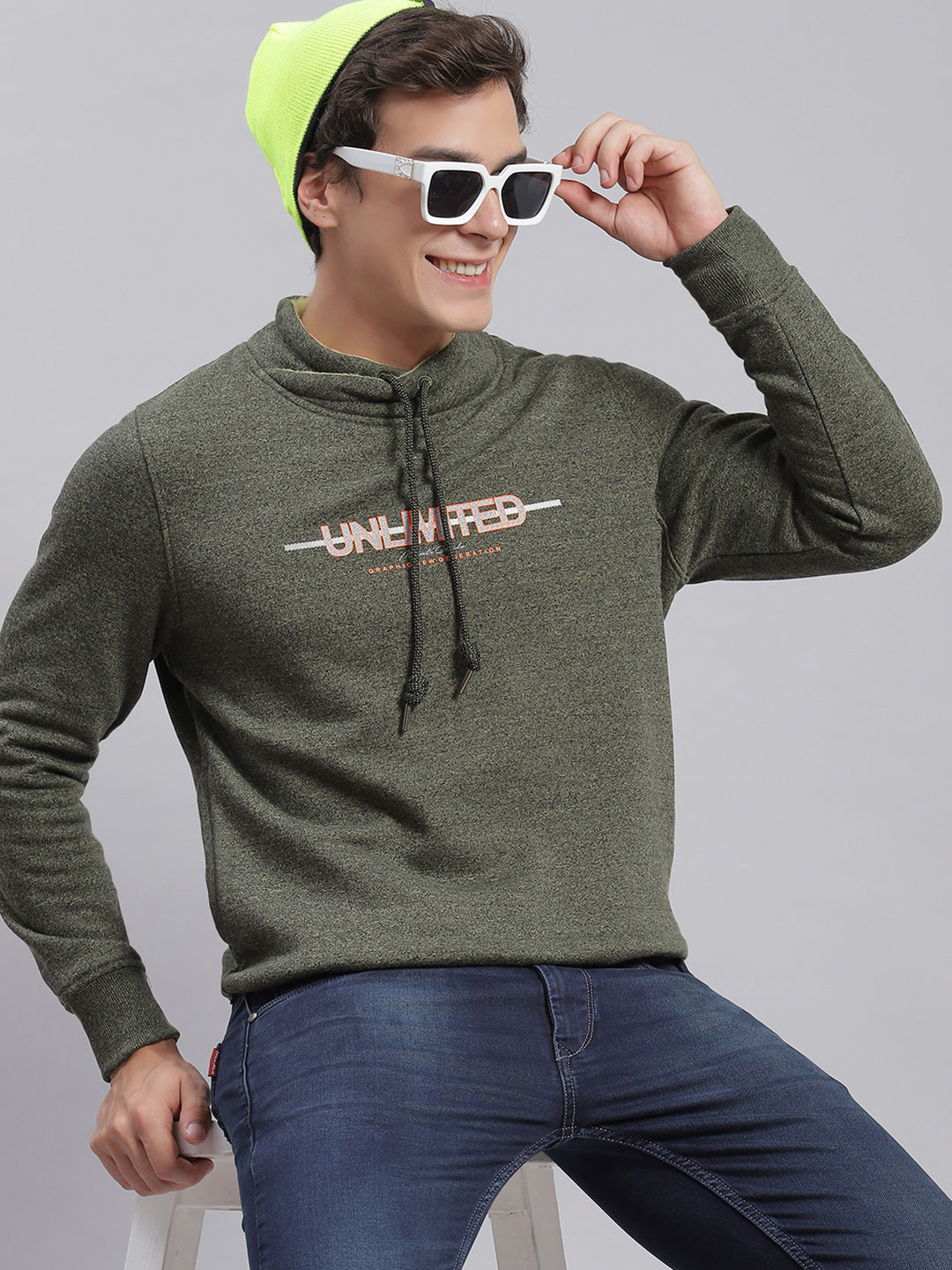 Men Green Solid F Neck Full Sleeve Sweatshirts