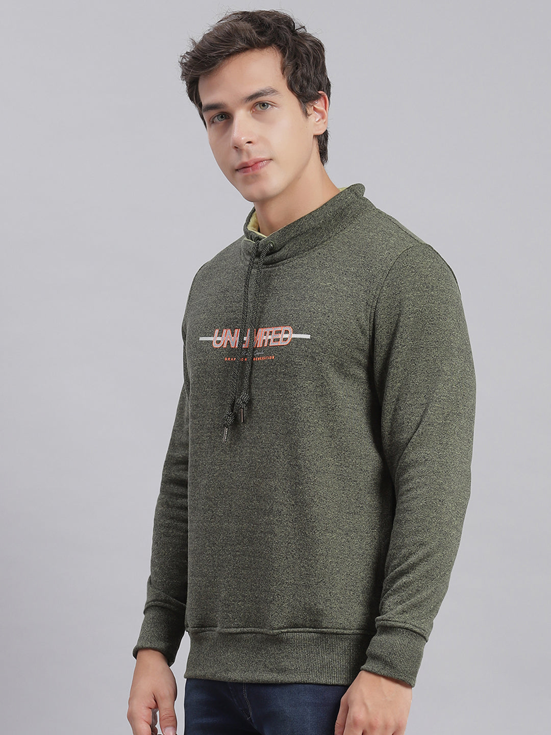 Men Green Solid F Neck Full Sleeve Sweatshirts